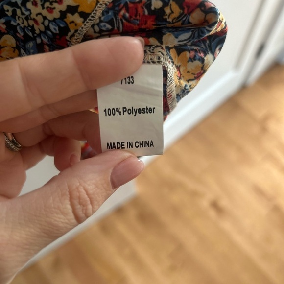 Pretty Garden Floral Summer Dress - Picture 3 of 3